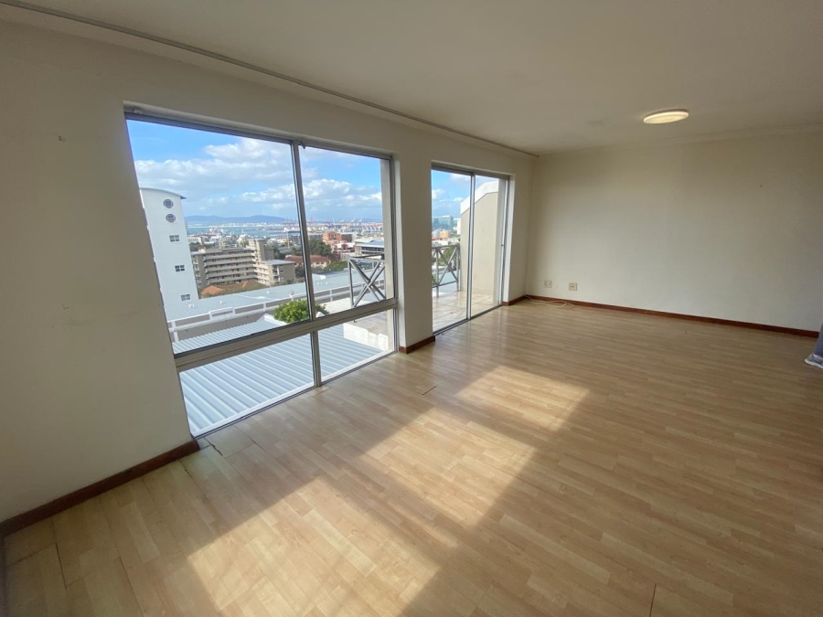 To Let 2 Bedroom Property for Rent in Green Point Western Cape